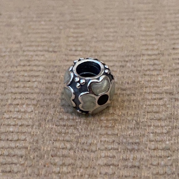 Pandora Daisy White Enamel Charm - Picture 13 of 14